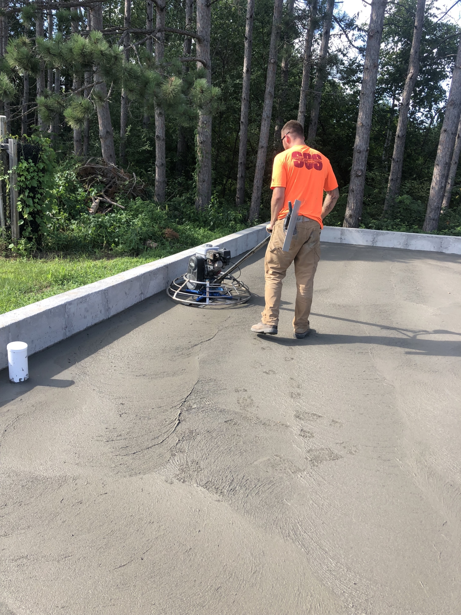 Residential Concrete Floor Installation | Garage & Basement Slabs